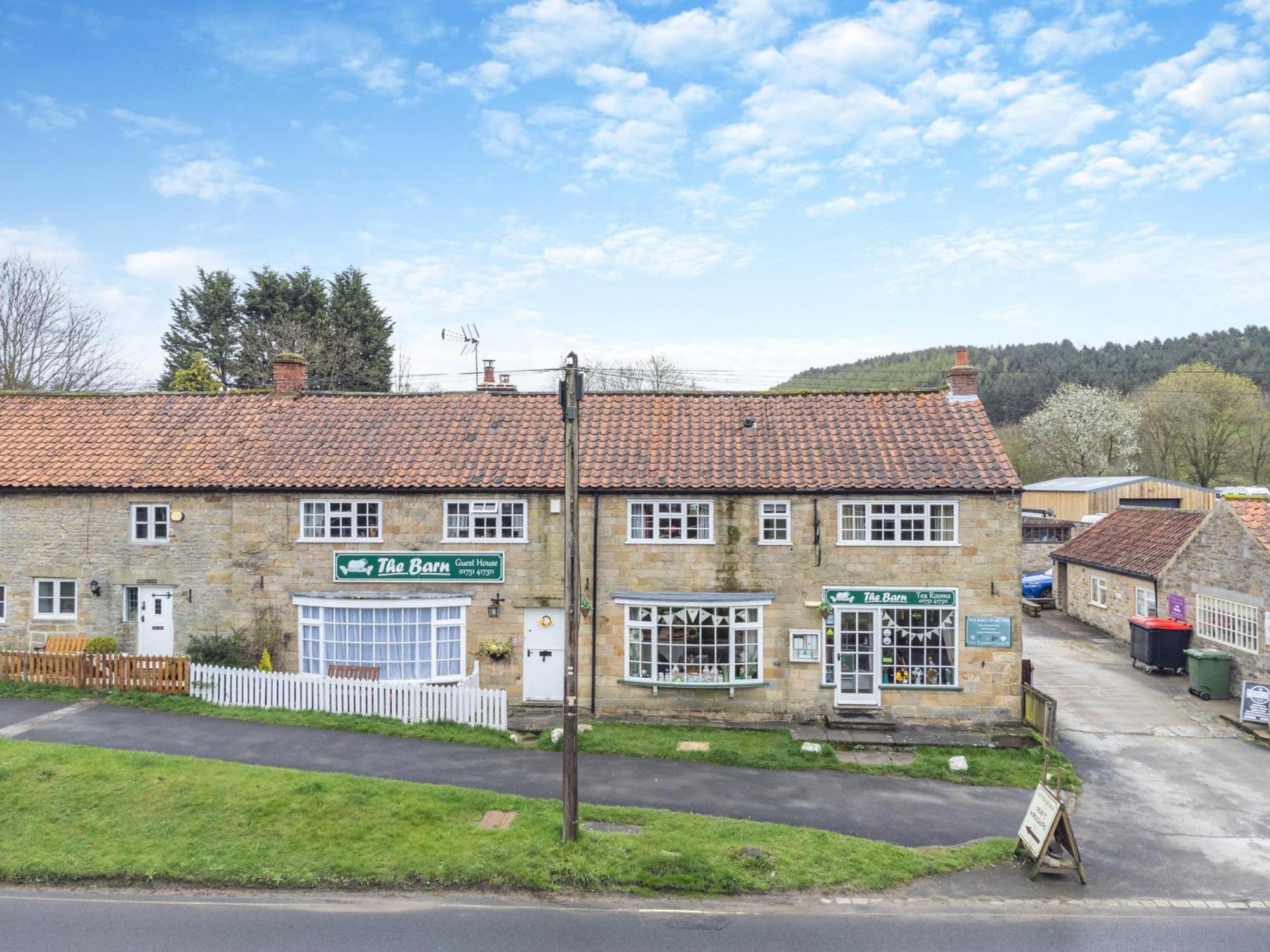 Гостевой дом The Barn And Tearoom Hutton le Hole